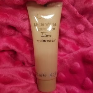 5/$20 Item - Oribe Matte Waves Leave-In